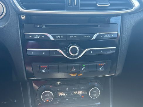 Used 2018 INFINITI QX30 w/ Cargo Package FWD image 22