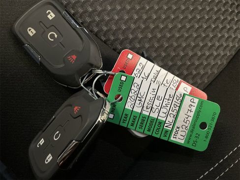 Used 2022 GMC Terrain SLE w/ Driver Convenience Package image 29