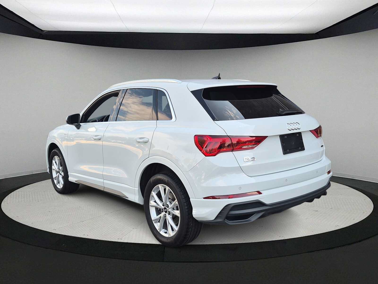 Used 2023 Audi Q3 2.0T Premium w/ Convenience Package AWD/4WD image 6