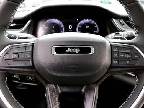 New 2025 Jeep Grand Cherokee L Laredo w/ Luxury Tech Group I image 11