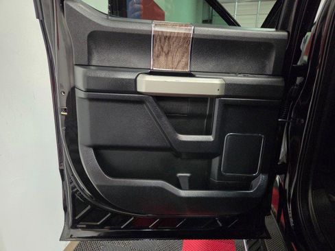 Used 2017 Ford F250 Lariat w/ Lariat Value Package image 35