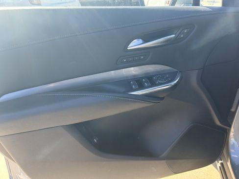 Used 2024 Cadillac XT4 Premium Luxury image 10