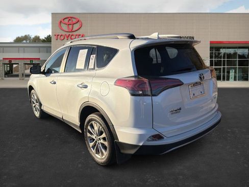Used 2018 Toyota RAV4 Limited image 6