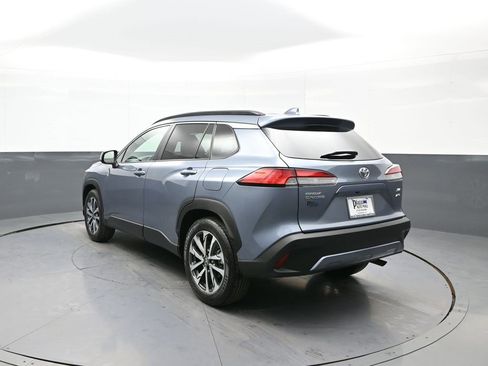 Certified 2023 Toyota Corolla Cross XLE image 8