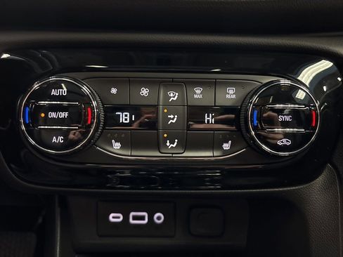 Certified 2023 Buick Encore GX Essence w/ Experience Buick Package image 33