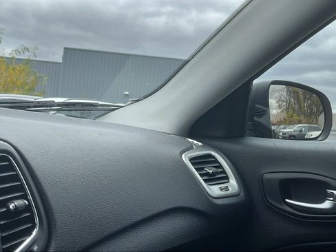 Used 2019 Jeep Compass Sport image 17