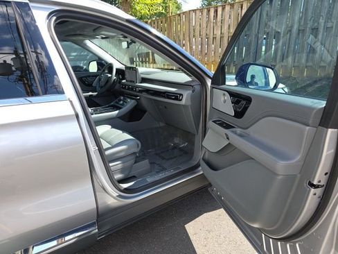 Used 2021 Lincoln Aviator Reserve w/ Equipment Group 202A image 33