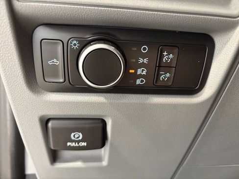 Used 2022 Ford F150 XL w/ Equipment Group 101A High AWD/4WD image 16
