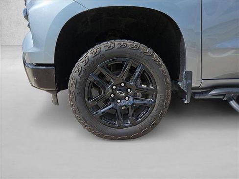 Used 2024 Chevrolet Silverado 1500 LT Trail Boss w/ Convenience Package II AWD/4WD image 22