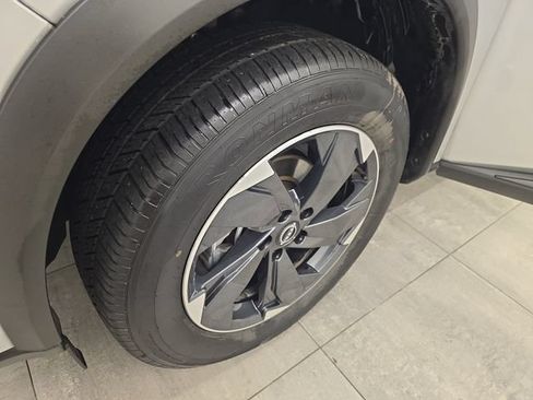 Used 2025 Nissan Rogue SV AWD/4WD image 36