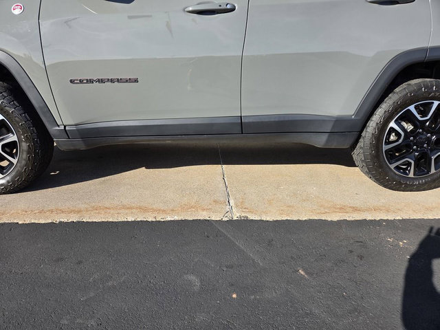 Used 2021 Jeep Compass Trailhawk AWD/4WD image 9