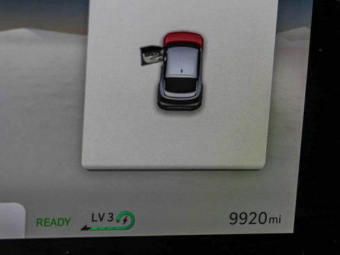 Used 2024 Genesis GV60 RWD image 8