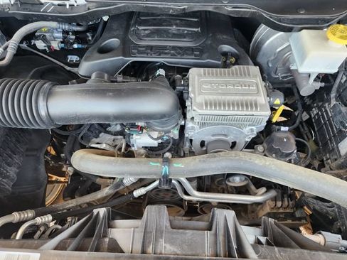 Used 2024 RAM 1500 Laramie RWD image 31