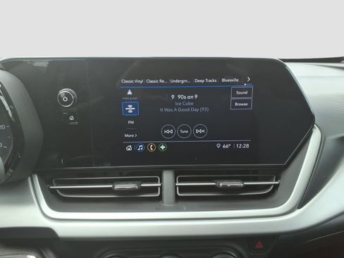 Certified 2024 Chevrolet Trax LS w/ LS Convenience Package image 19