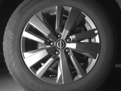 Used 2025 Nissan Pathfinder SV AWD/4WD image 13