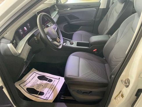 Certified 2026 Volkswagen Tiguan SE AWD/4WD image 14