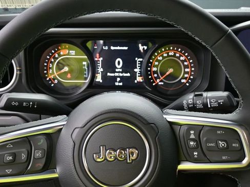 New 2026 Jeep Wrangler Unlimited Sahara AWD/4WD image 20
