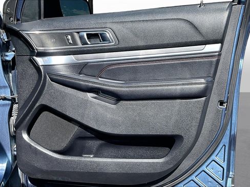 Used 2019 Ford Explorer Sport w/ Equipment Group 401A AWD/4WD image 18