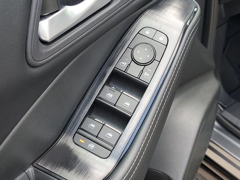 Certified 2026 Nissan Rogue SV FWD image 21