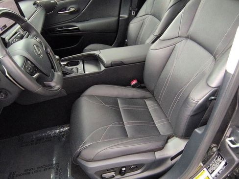 Used 2024 Lexus ES 300h Ultra Luxury image 16