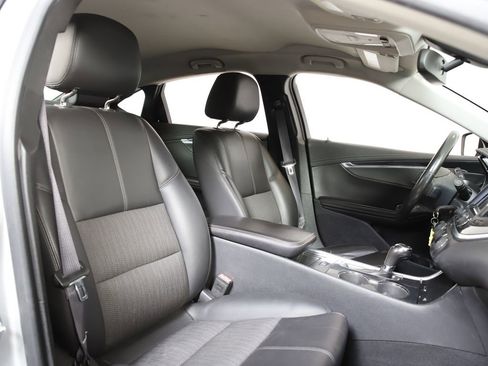 Used 2016 Chevrolet Impala LT w/ Convenience Package image 6
