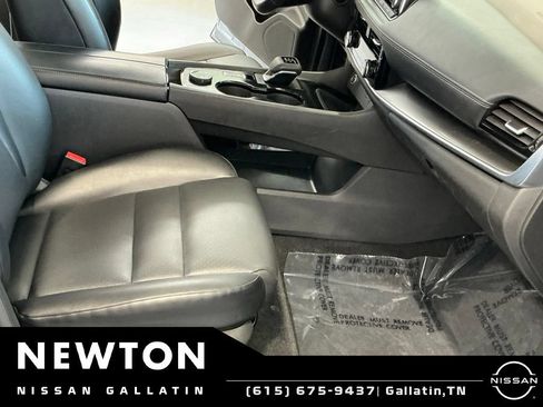 Used 2023 Nissan Rogue SV w/ SV Premium Package AWD/4WD image 15