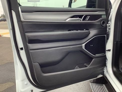 New 2026 Jeep Grand Wagoneer Limited image 9