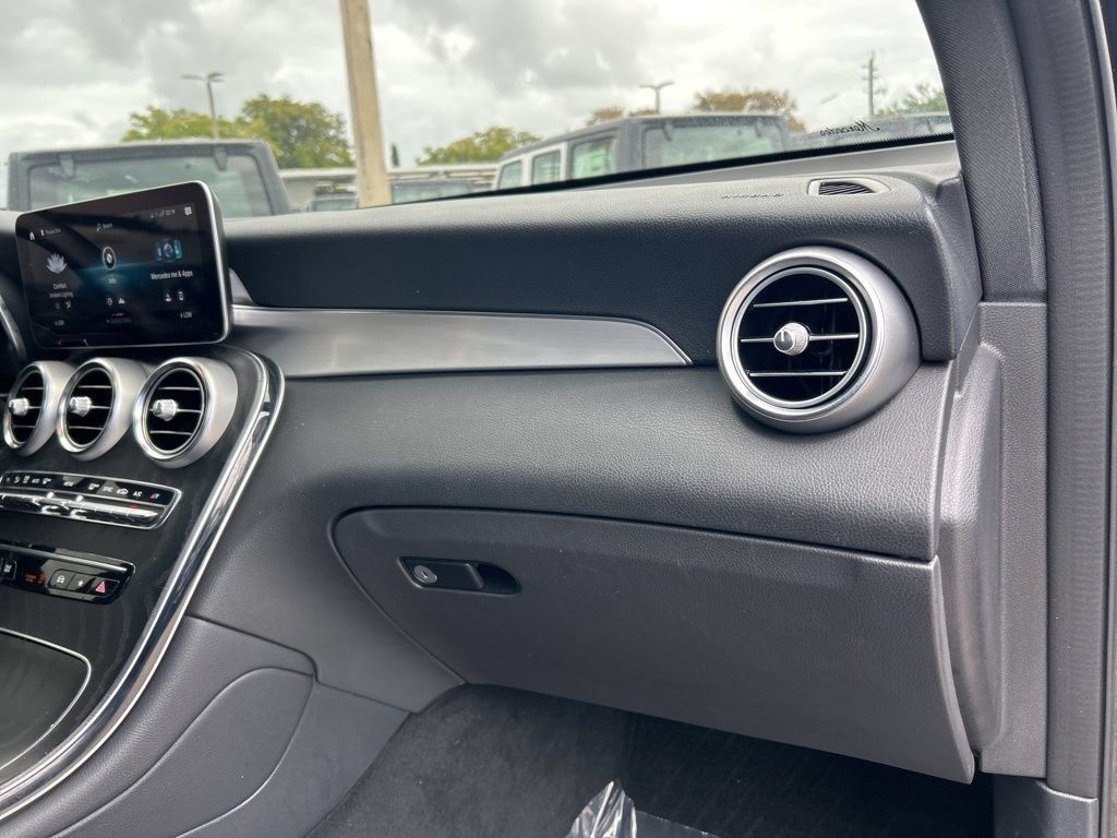 Used 2022 Mercedes-Benz GLC 300 image 23