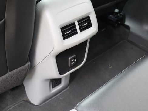 Used 2024 GMC Terrain SLT FWD image 18