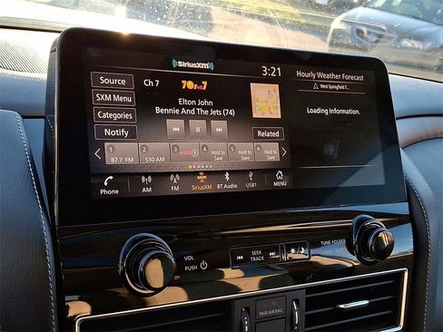 Used 2024 Nissan Armada SL w/ Captain's Chairs Package image 20