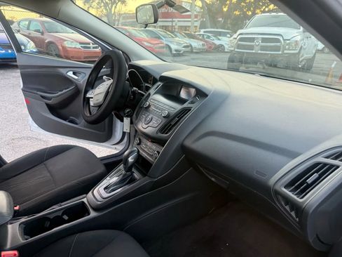 Used 2018 Ford Focus SE image 8