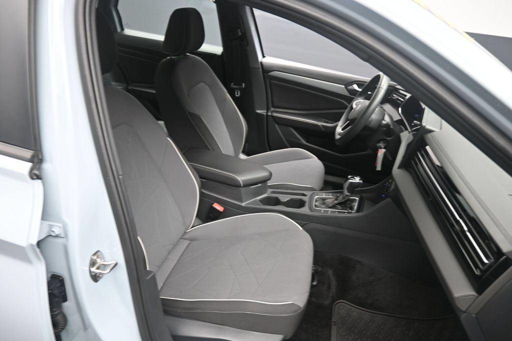 Used 2026 Volkswagen Jetta Sport FWD image 26