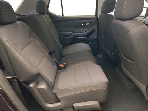 Used 2021 Chevrolet Traverse LT FWD image 19