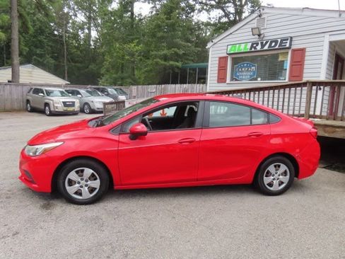 Used 2018 Chevrolet Cruze LS FWD image 8