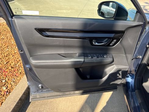 Used 2025 Honda CR-V EX-L image 8