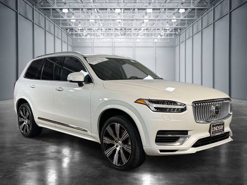 Used 2023 Volvo XC90 T8 Plus AWD/4WD image 9