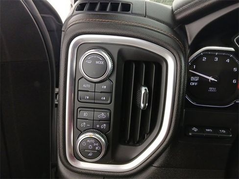 Used 2021 GMC Sierra 1500 AT4 w/ AT4 Premium Package image 17
