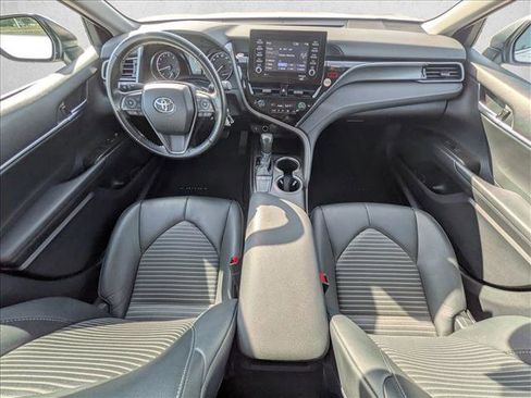 Used 2024 Toyota Camry SE image 16