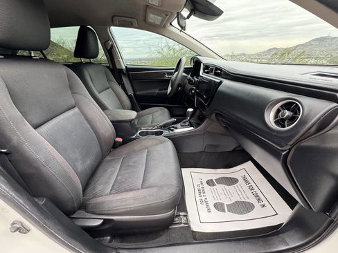 Used 2019 Toyota Corolla LE image 10