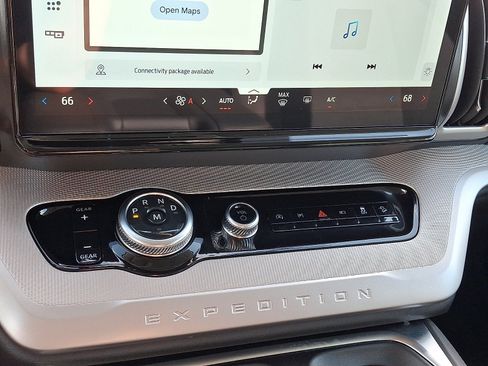 Certified 2025 Ford Expedition Active AWD/4WD image 14