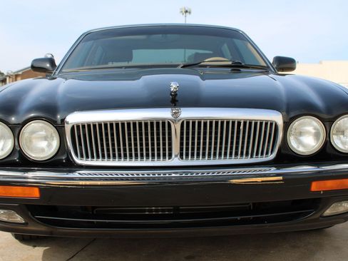 Used 1995 Jaguar XJ6 RWD image 32