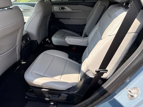 Used 2026 Ford Explorer Active w/ Active Comfort Package RWD image 16
