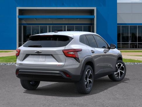 New 2026 Chevrolet Trax RS w/ Sunroof Package FWD image 4