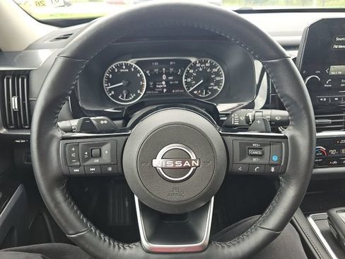 Used 2023 Nissan Pathfinder SL FWD image 30
