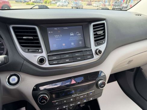 Used 2018 Hyundai Tucson Value AWD/4WD image 23