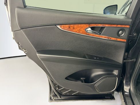 Used 2020 Lincoln Nautilus Reserve image 28