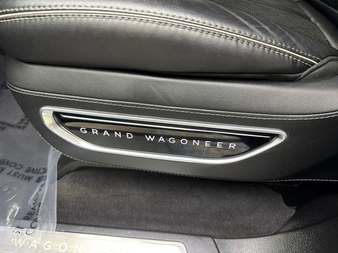 Used 2023 Jeep Grand Wagoneer Series II AWD/4WD image 31