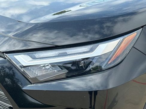 Used 2025 Toyota RAV4 XLE AWD/4WD image 4