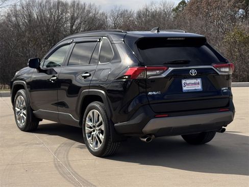 Used 2019 Toyota RAV4 Limited w/ Advanced Technology Package image 4