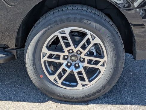 New 2026 Ford Expedition Active image 7